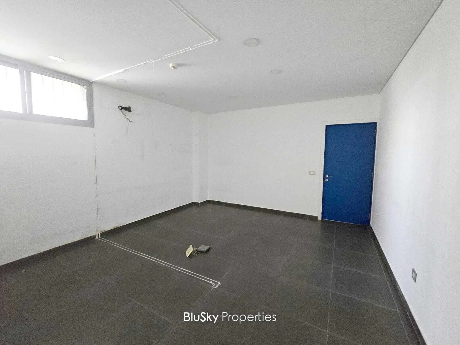Showroom 250m² for Rent in Ain El Remeneh — photo 2