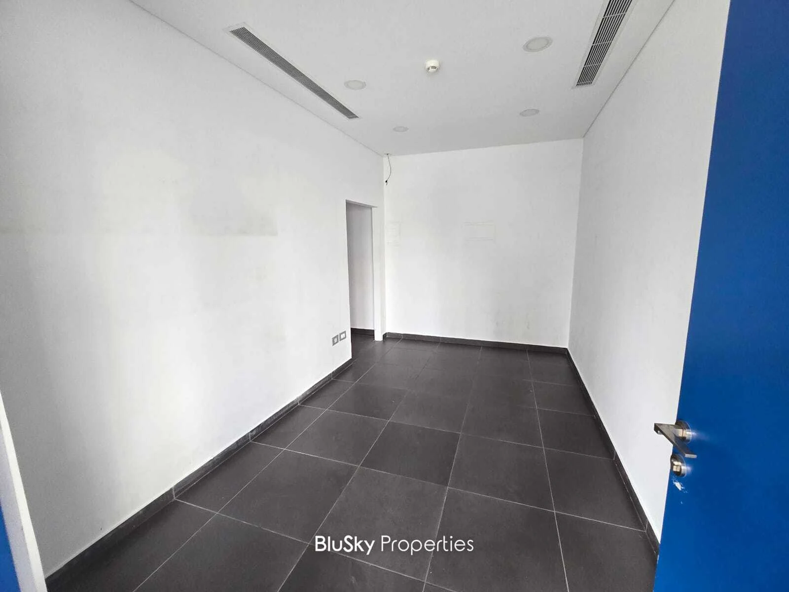 Showroom 250m² for Rent in Ain El Remeneh — photo 4