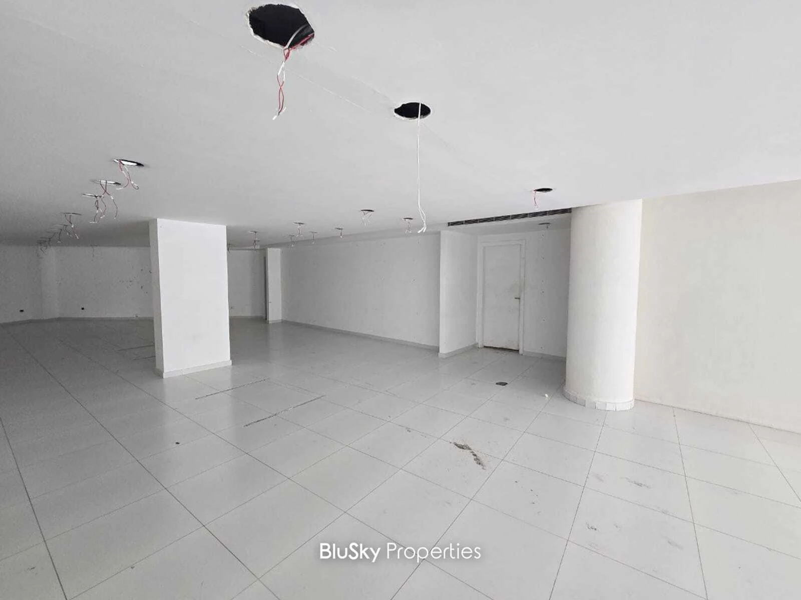 Showroom 300m² for Rent in Ain El Remeneh — photo 2