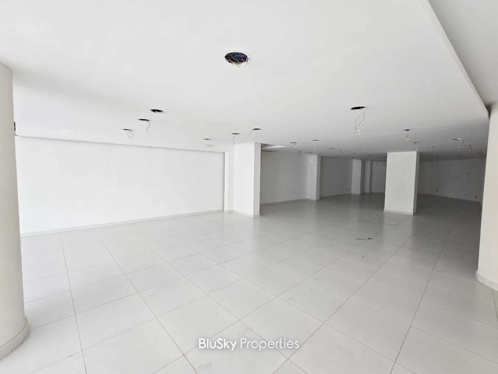 Showroom 300m² for Rent in Ain El Remeneh — photo 3
