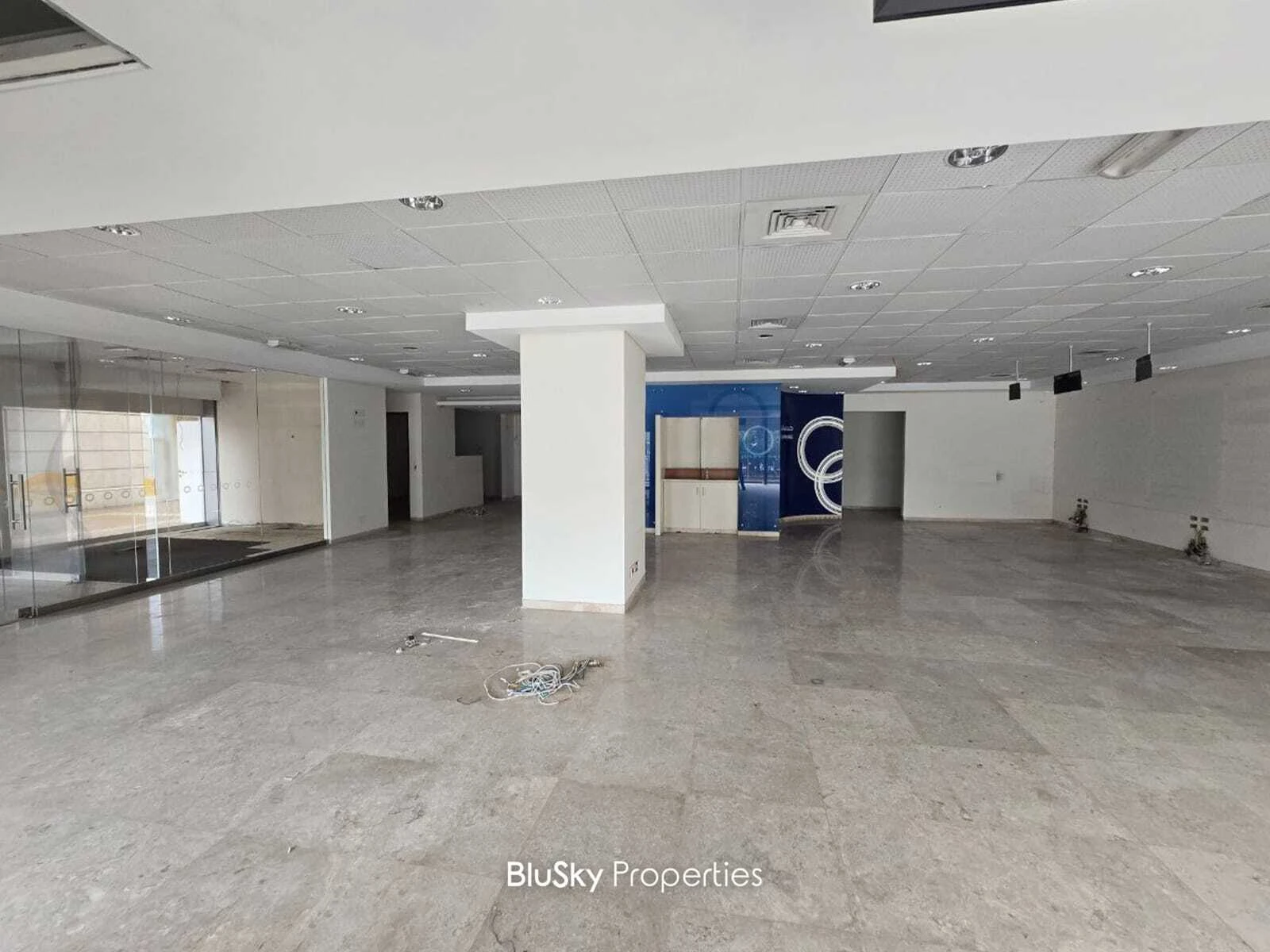 Showroom 400m² for Rent in Ain El Remeneh — photo 2