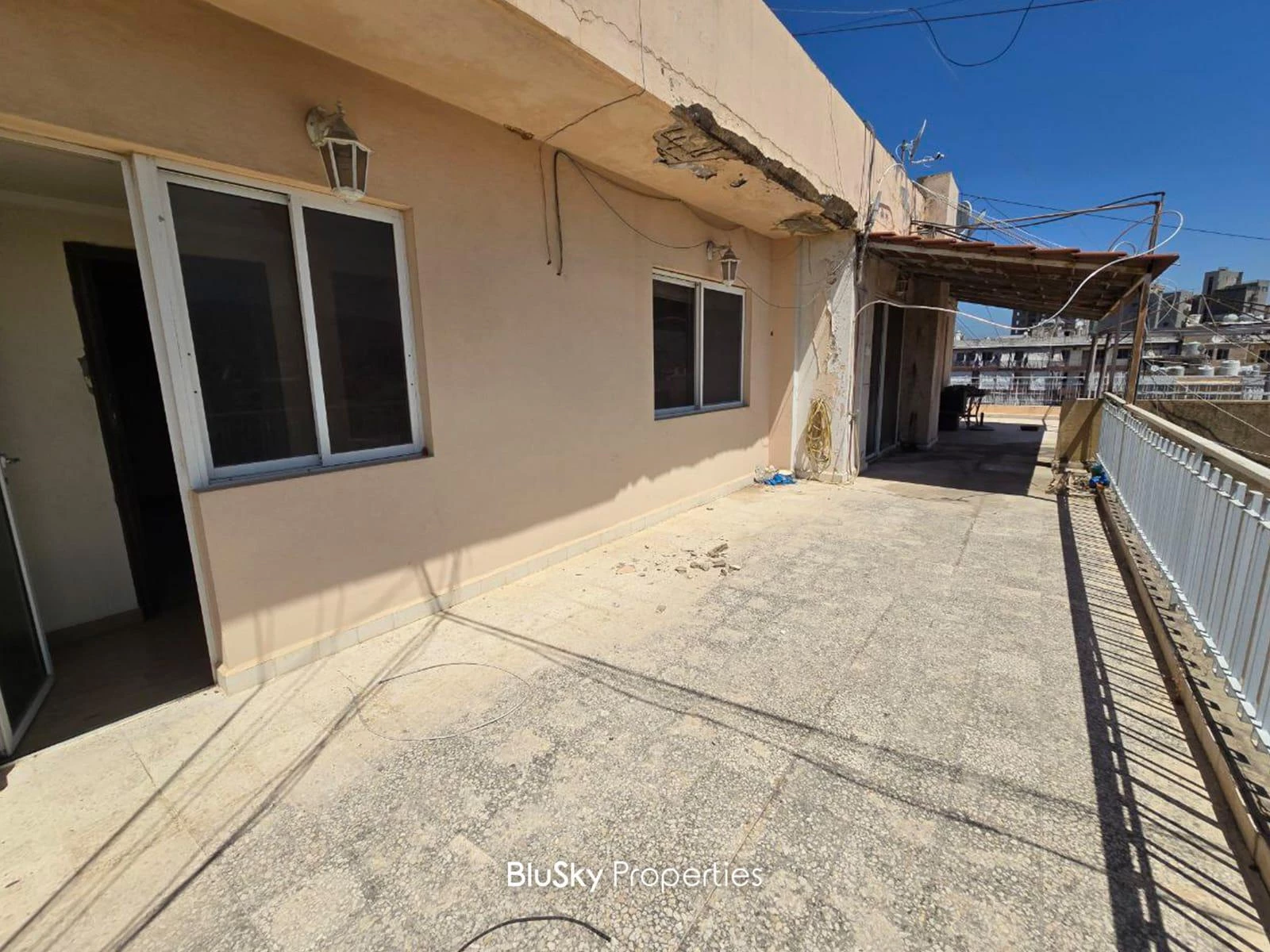 Apartment 450m² Terrace for Sale in Ain El Remeneh — الصورة 3