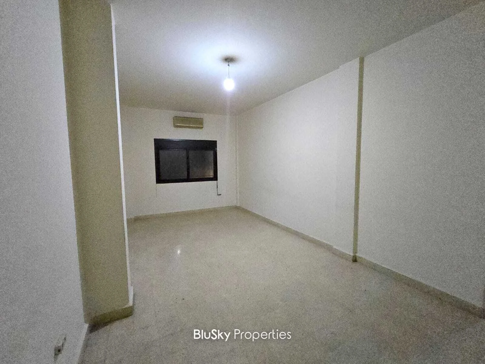 Apartment 90m² Terrace for Rent in Ain El Remeneh
