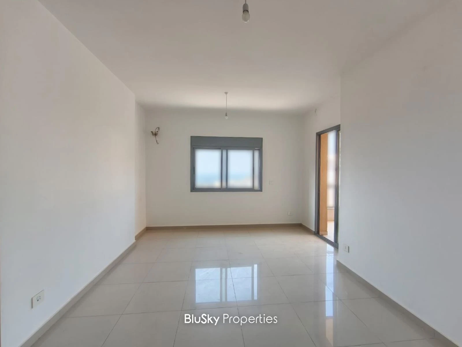 Apartment 110m² with Balcony for Sale in Tilal Ain Saadeh