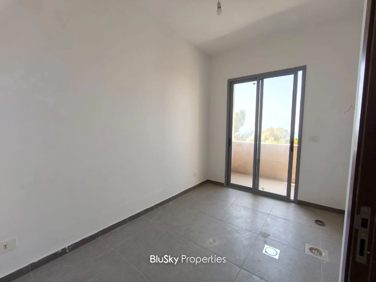 Apartment 110m² with Balcony for Sale in Tilal Ain Saadeh — photo 4