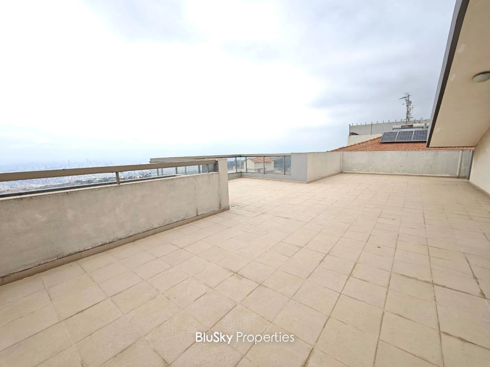 Apartment 130m² Terrace for Rent in Ain Saadeh — photo 2
