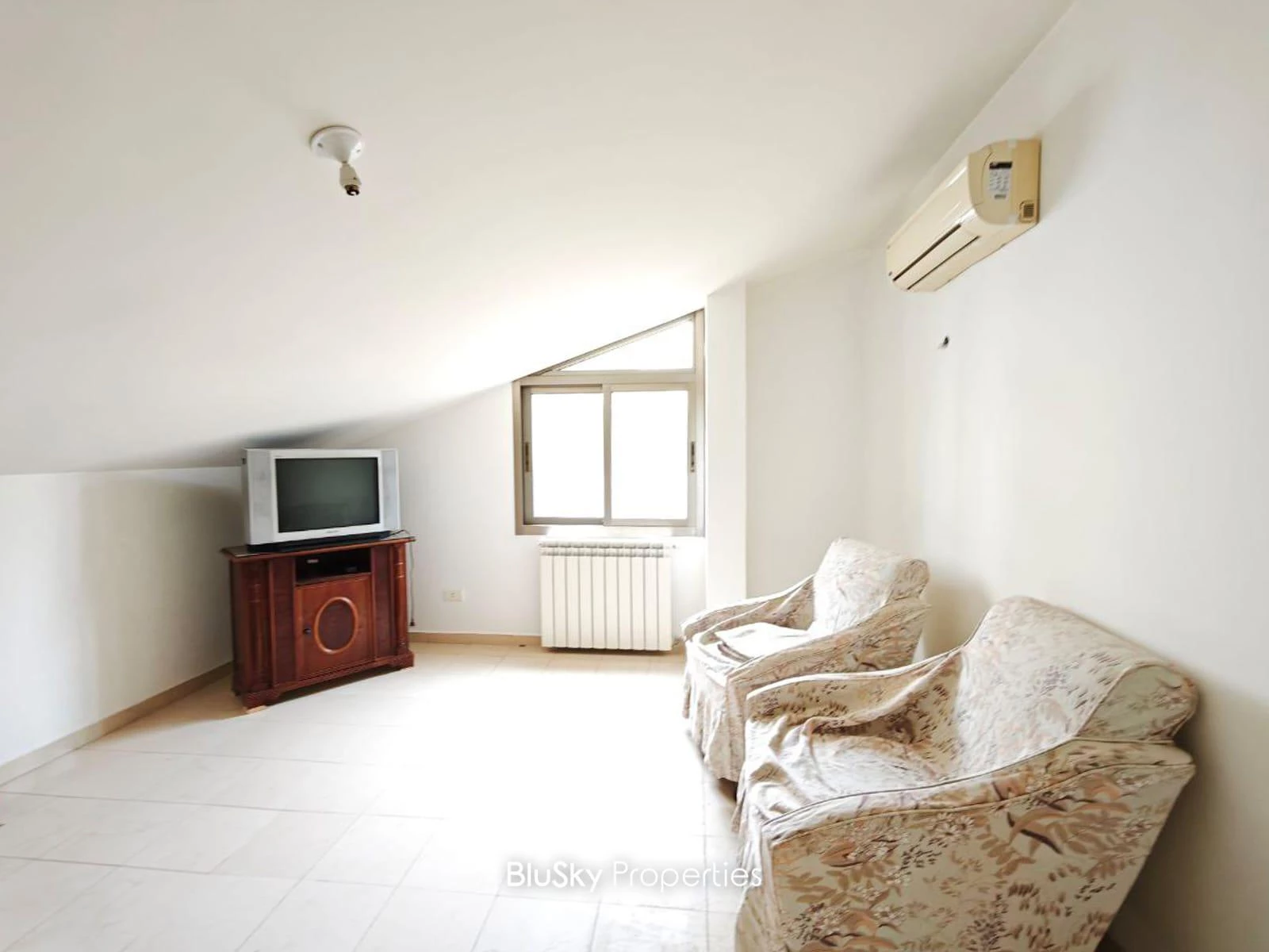 Apartment 130m² Terrace for Rent in Ain Saadeh — photo 4