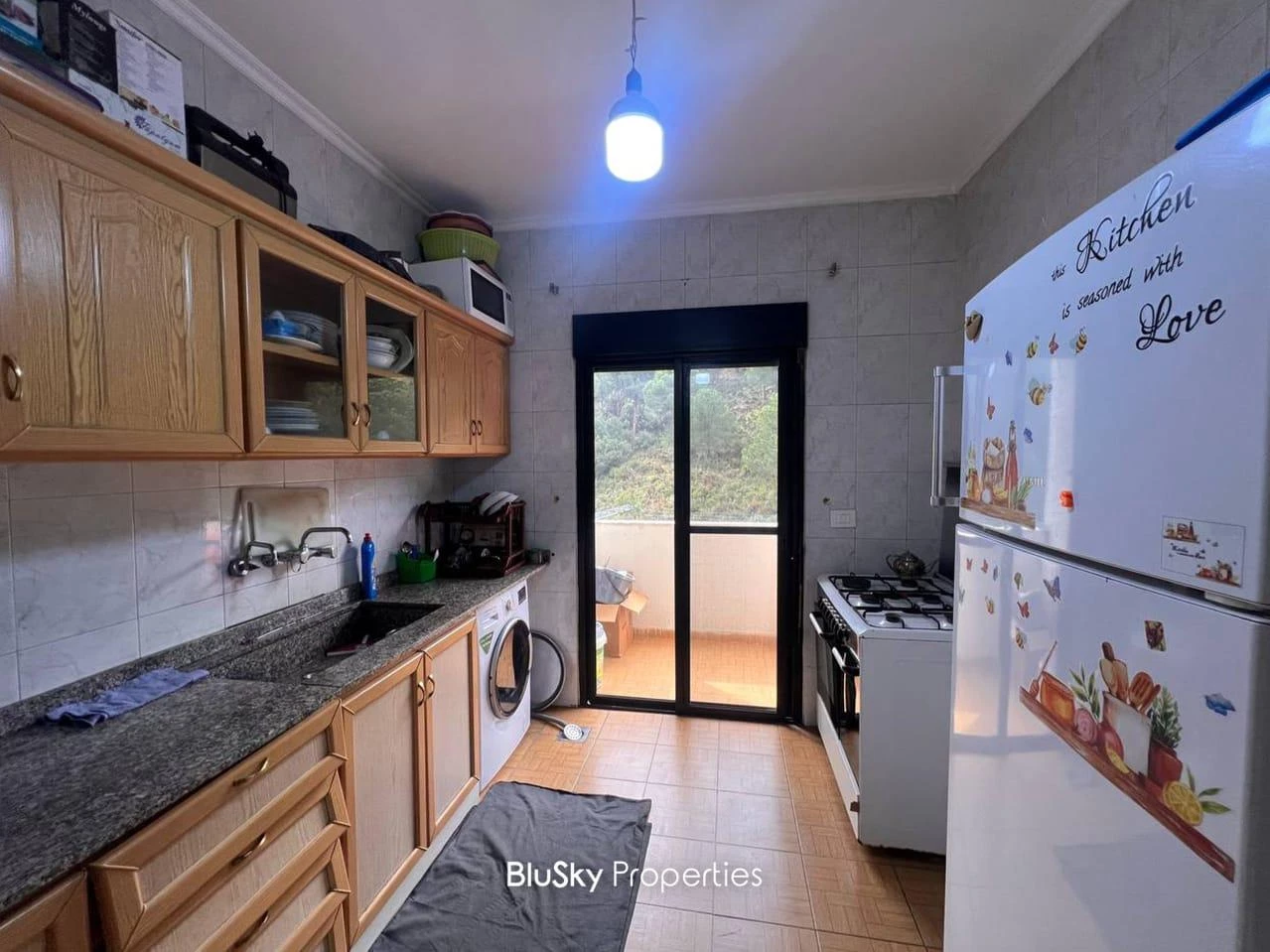 Apartment 140m² Balcony for Sale in Ain Saadeh