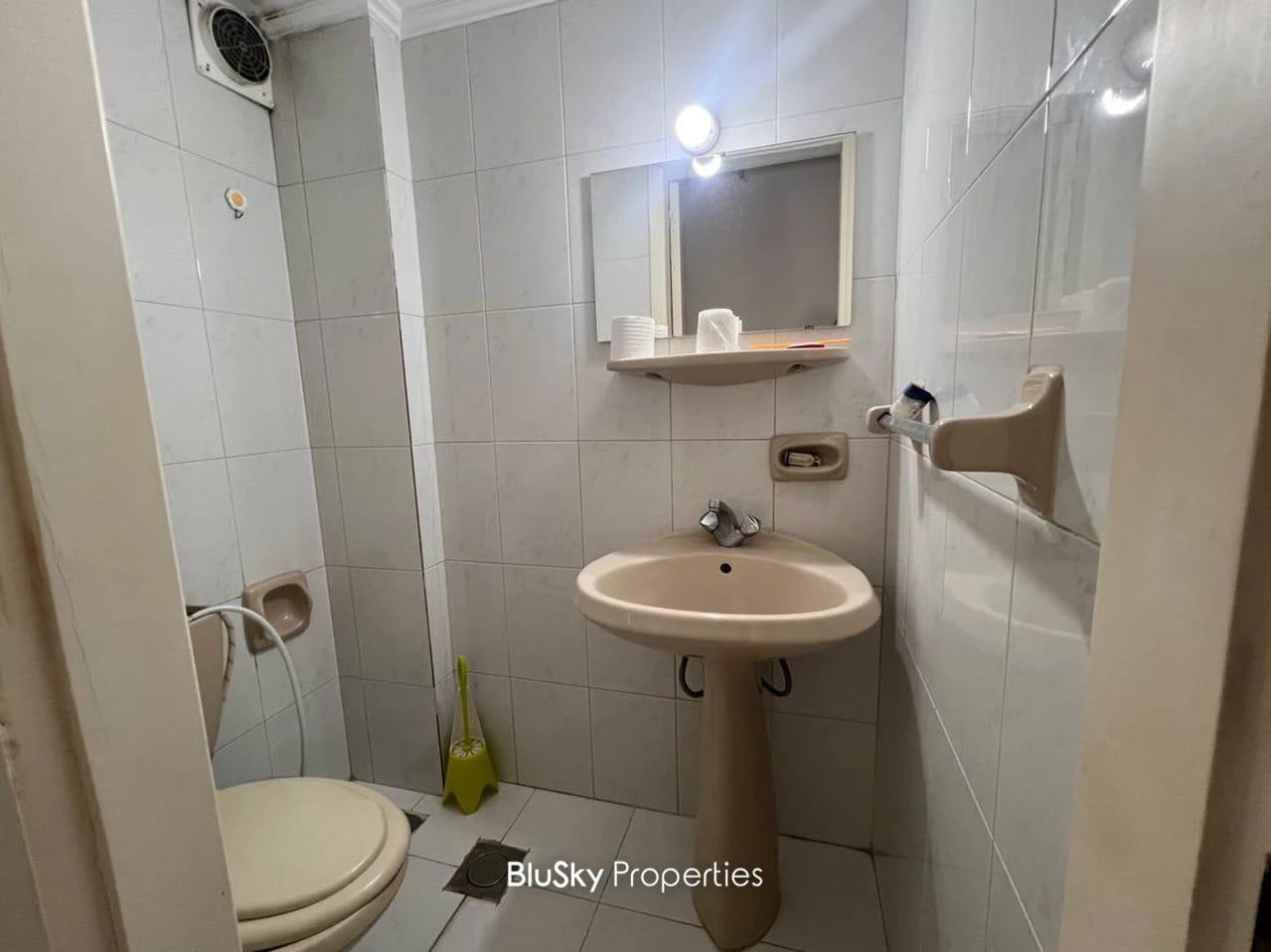 Apartment 140m² Balcony for Sale in Ain Saadeh — الصورة 4