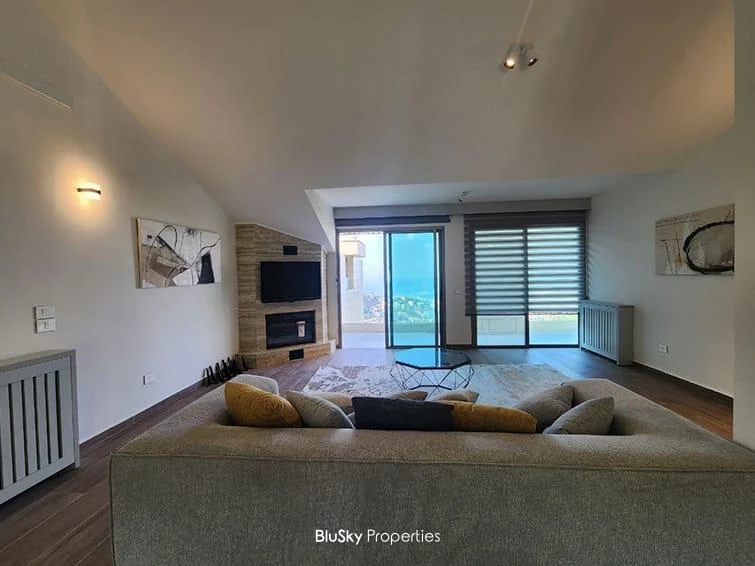 Apartment 155m² Terrace for Rent in Ain Saadeh — photo 2