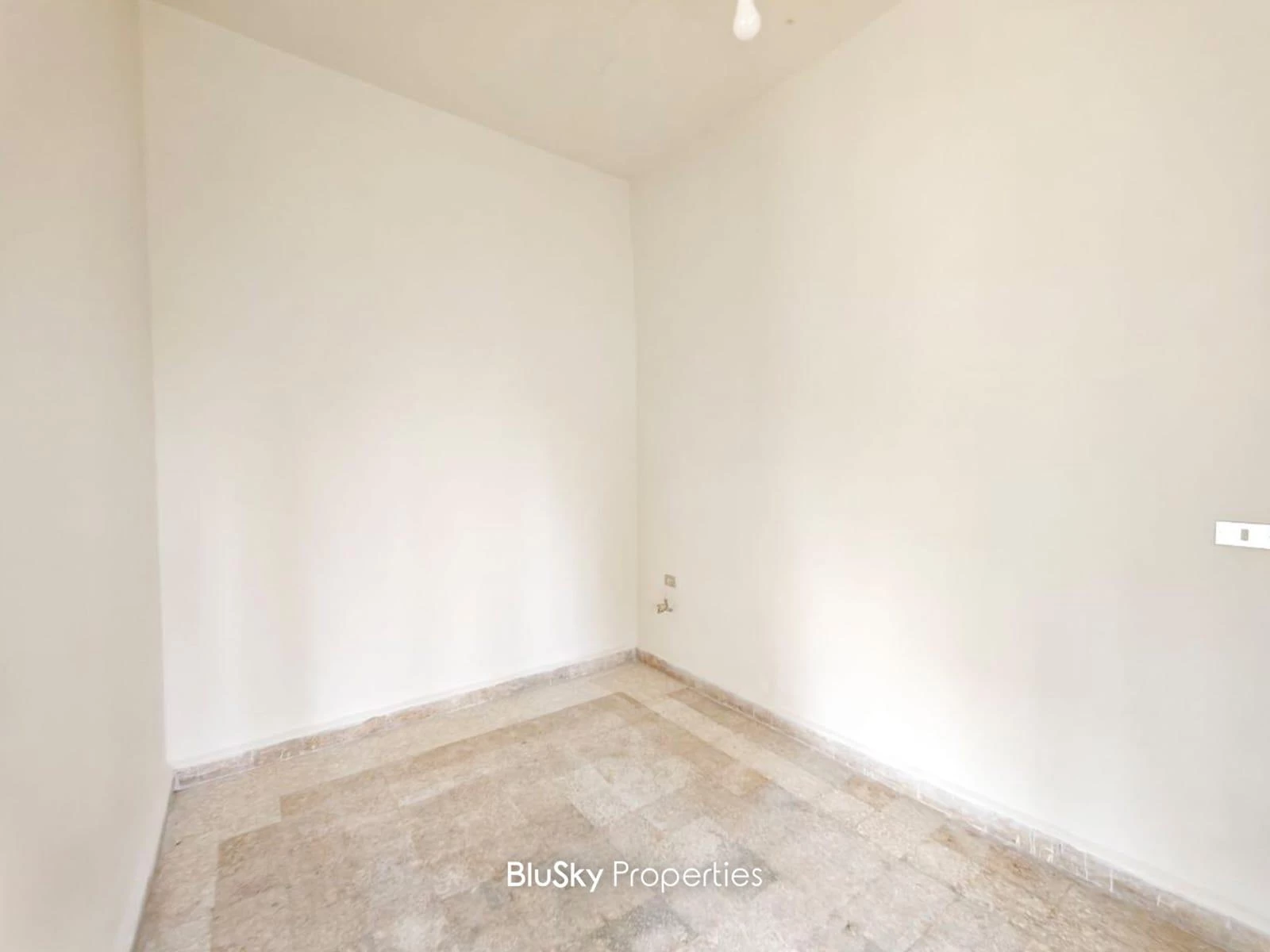 Apartment 170m² Terrace for Rent in Ain Saadeh — الصورة 4