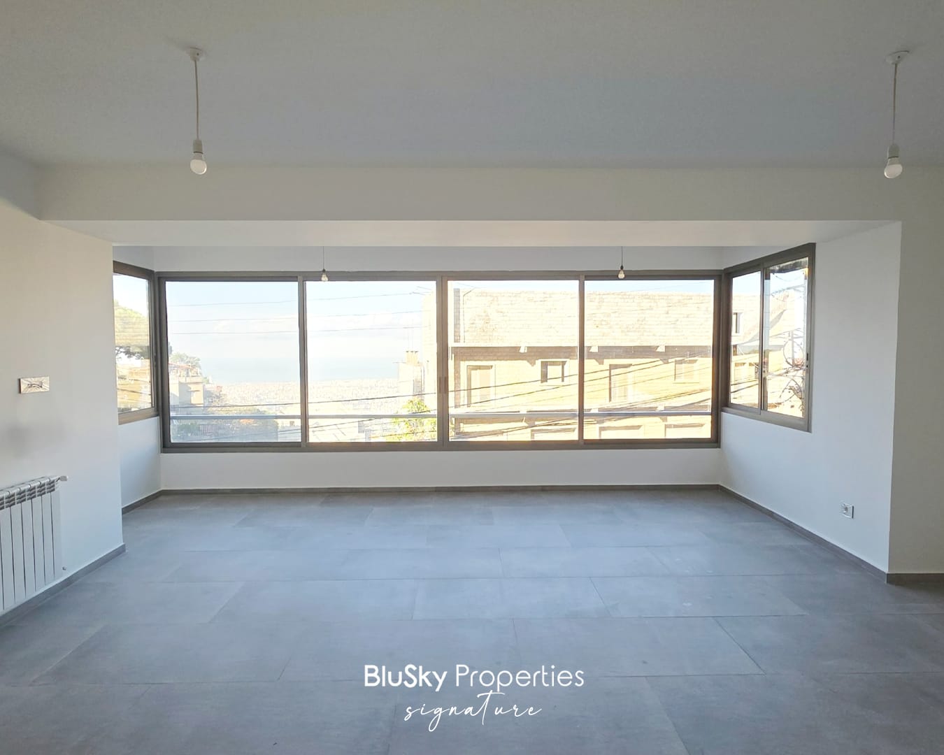 Apartment 170m² with Terrace for Sale in Ain Saadeh