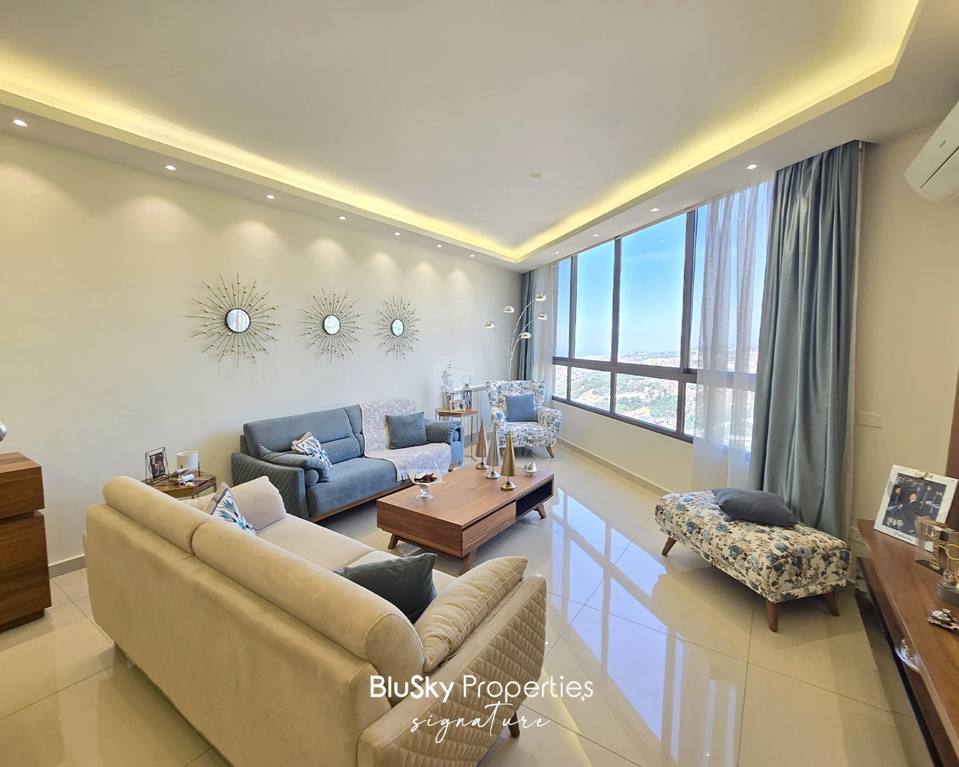 Apartment 170m² with Terrace for Sale in Ain Saadeh