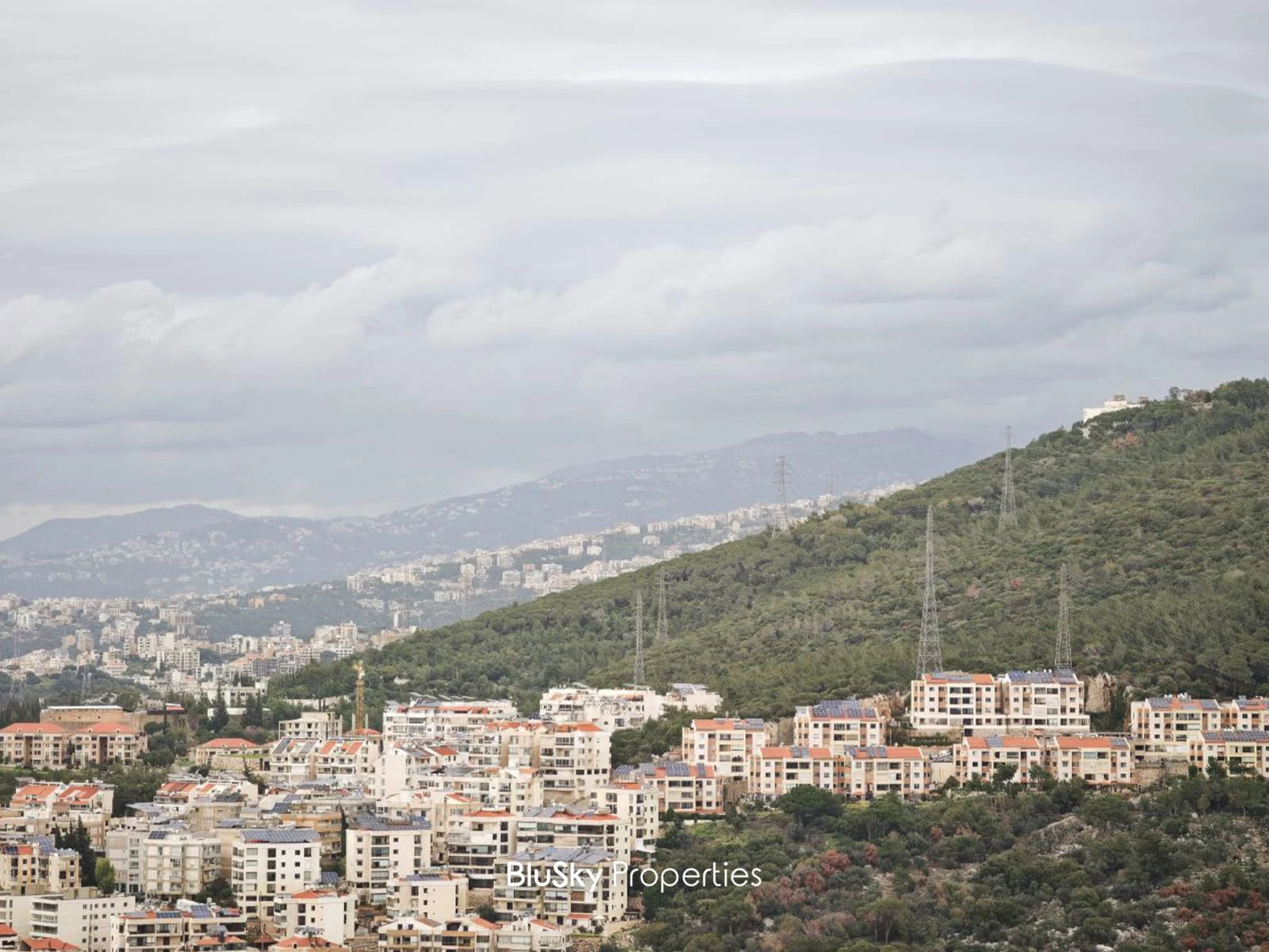 Apartment 175m² with Mountain View for Rent in Ain Saadeh