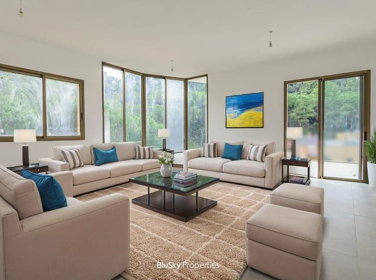 Apartment 185m² Terrace for Sale in Ain Saadeh