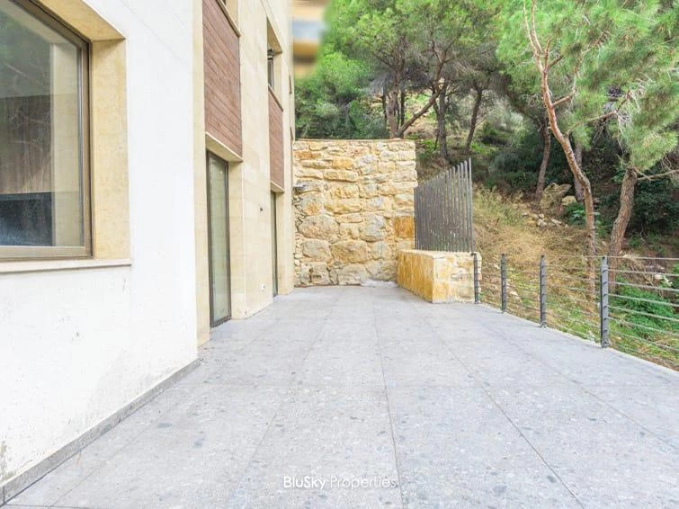 Apartment 185m² Terrace for Sale in Ain Saadeh — photo 2