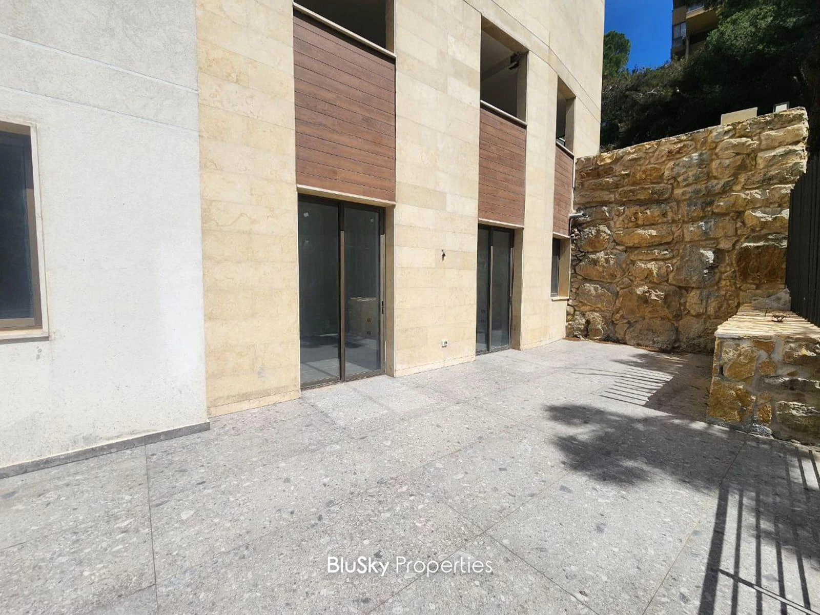 Apartment 188m² Terrace for Sale in Ain Saadeh — الصورة 4
