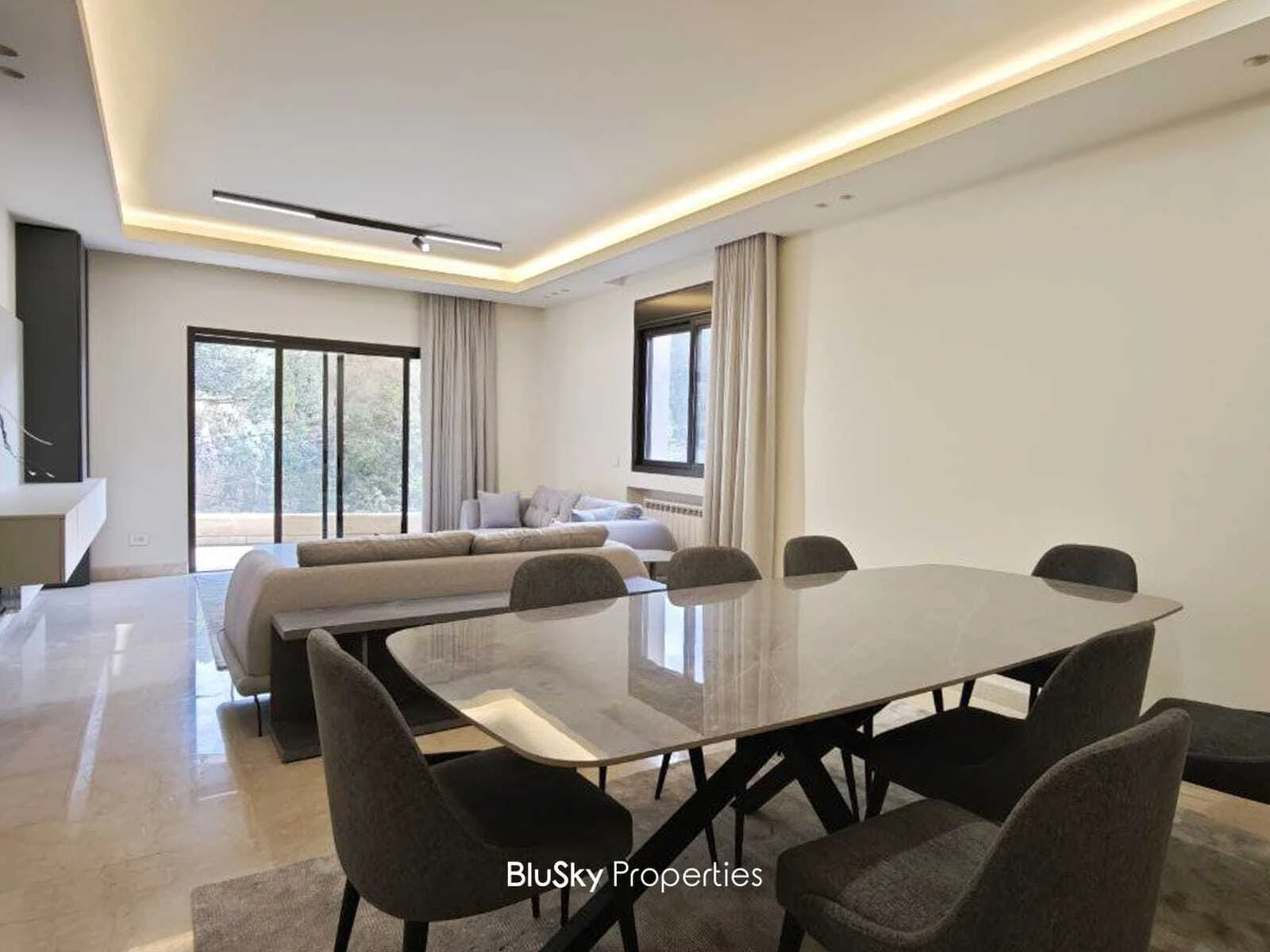 Apartment 195m² Sea View for Rent in Ain Saadeh