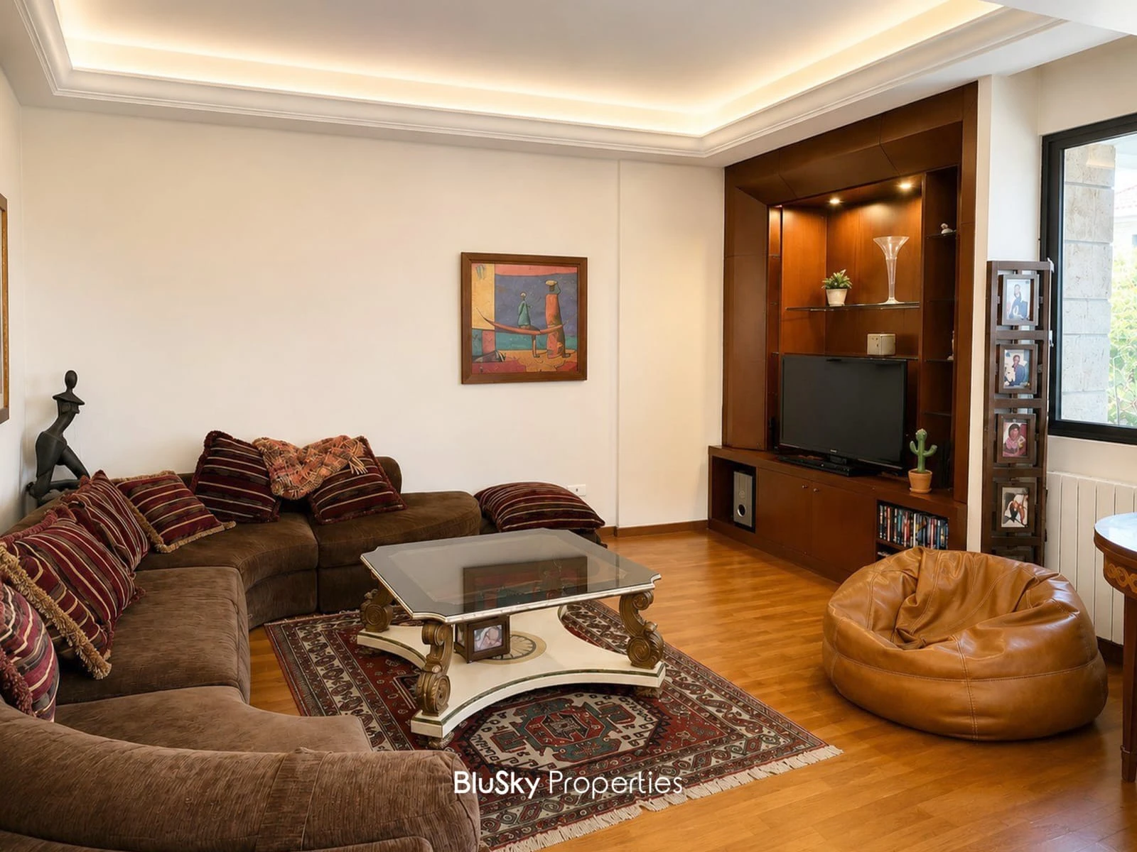 Apartment 200m² with Balcony for Rent in Ain Saadeh
