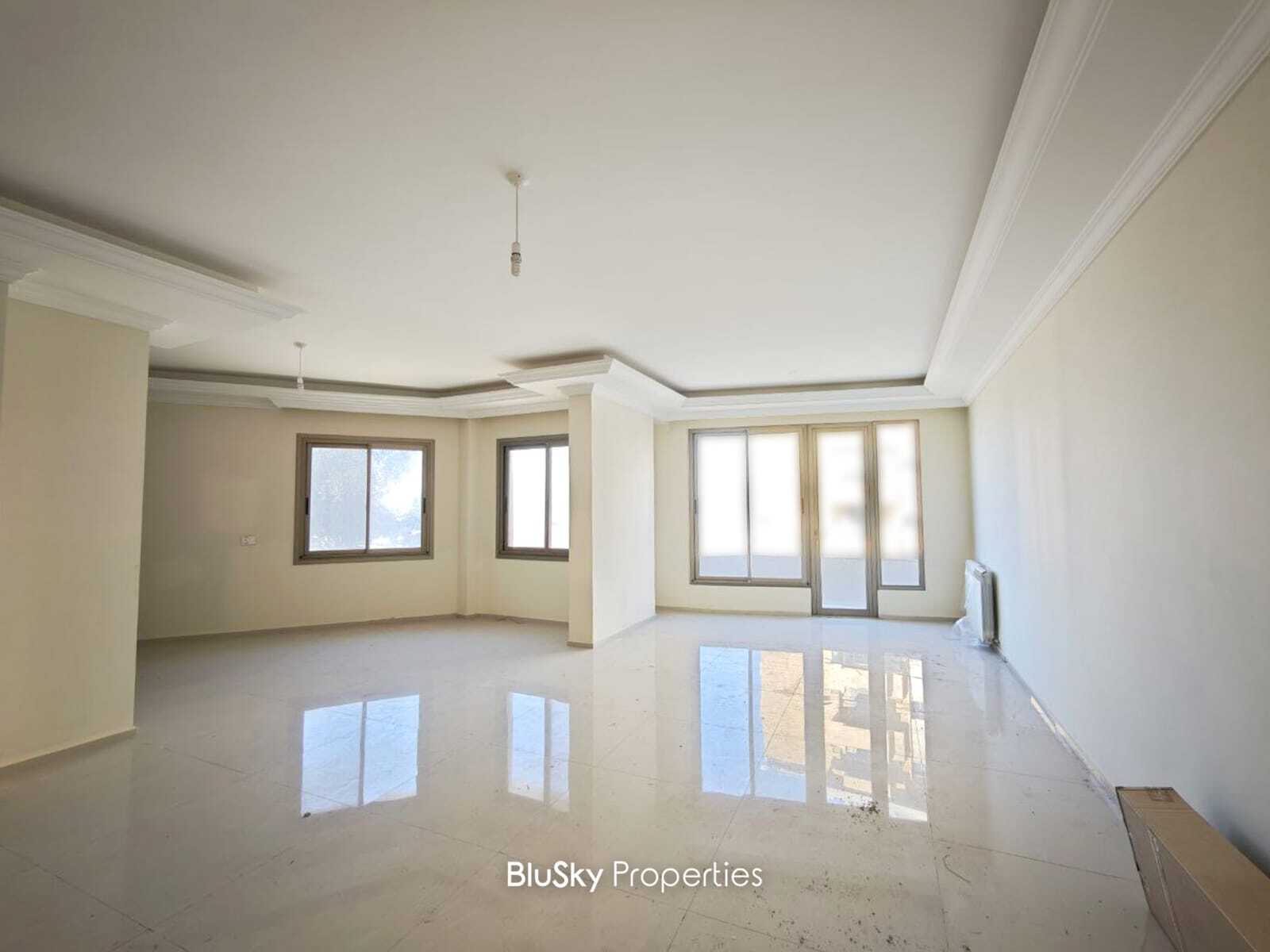 Apartment 200m² Terrace for Rent in Ain Saadeh