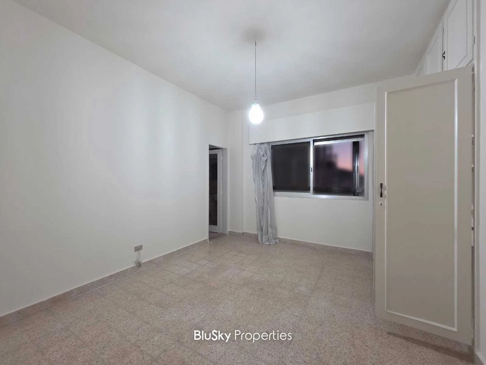 Apartment 200m² Sea View for Sale in Ain Saadeh — photo 3