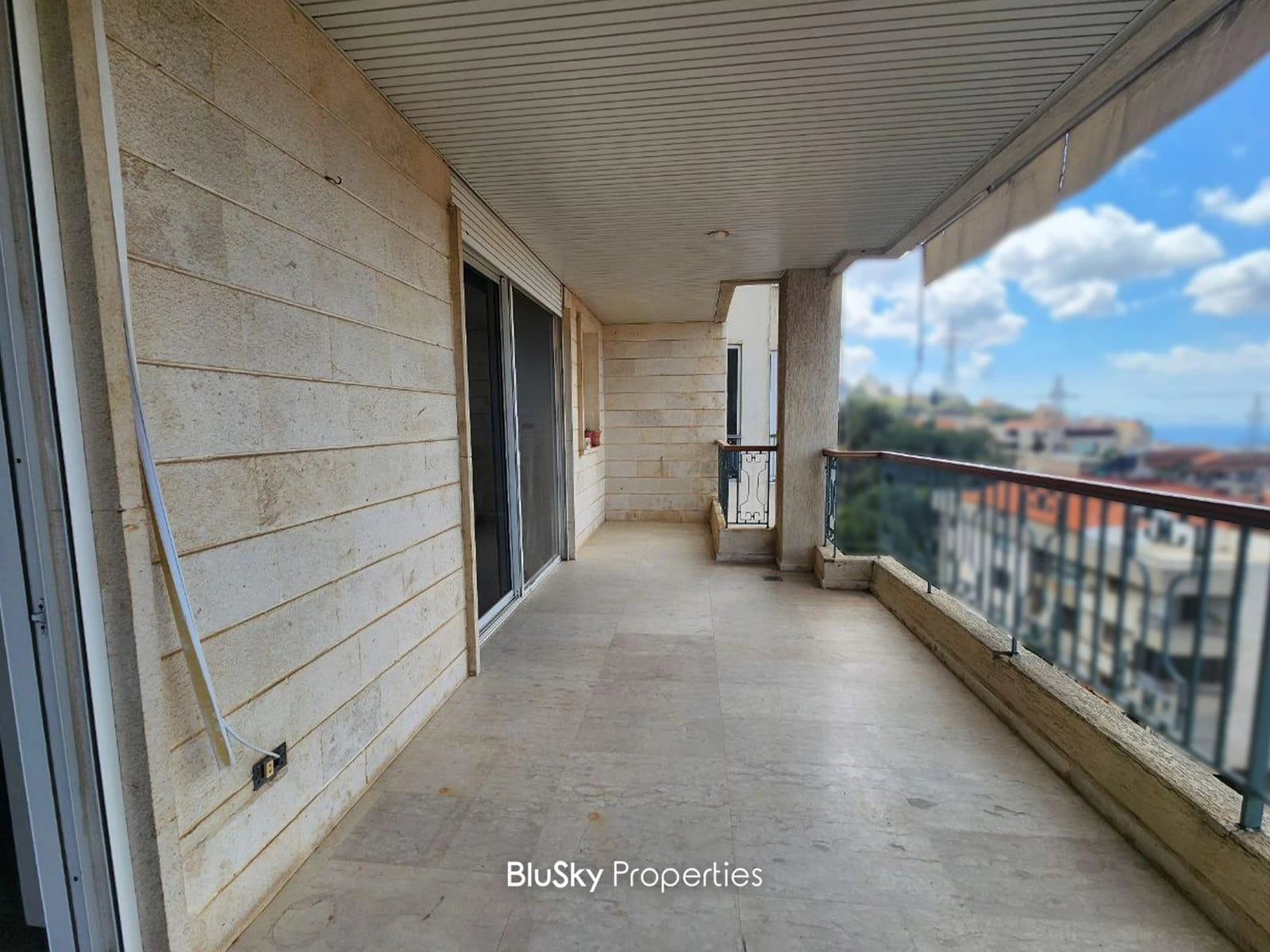 Apartment 200m² Balcony for Sale in Ain Saadeh — الصورة 3