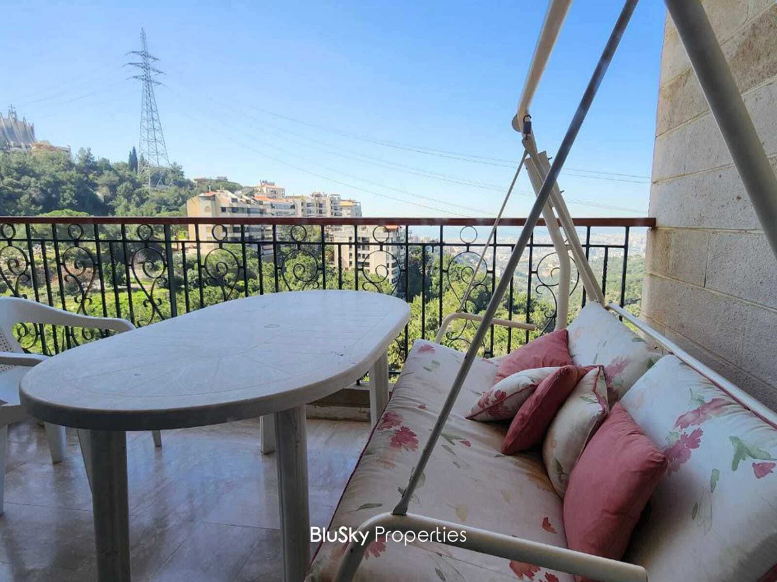Apartment 210m² Sea View for Sale in Ain Saadeh — photo 2