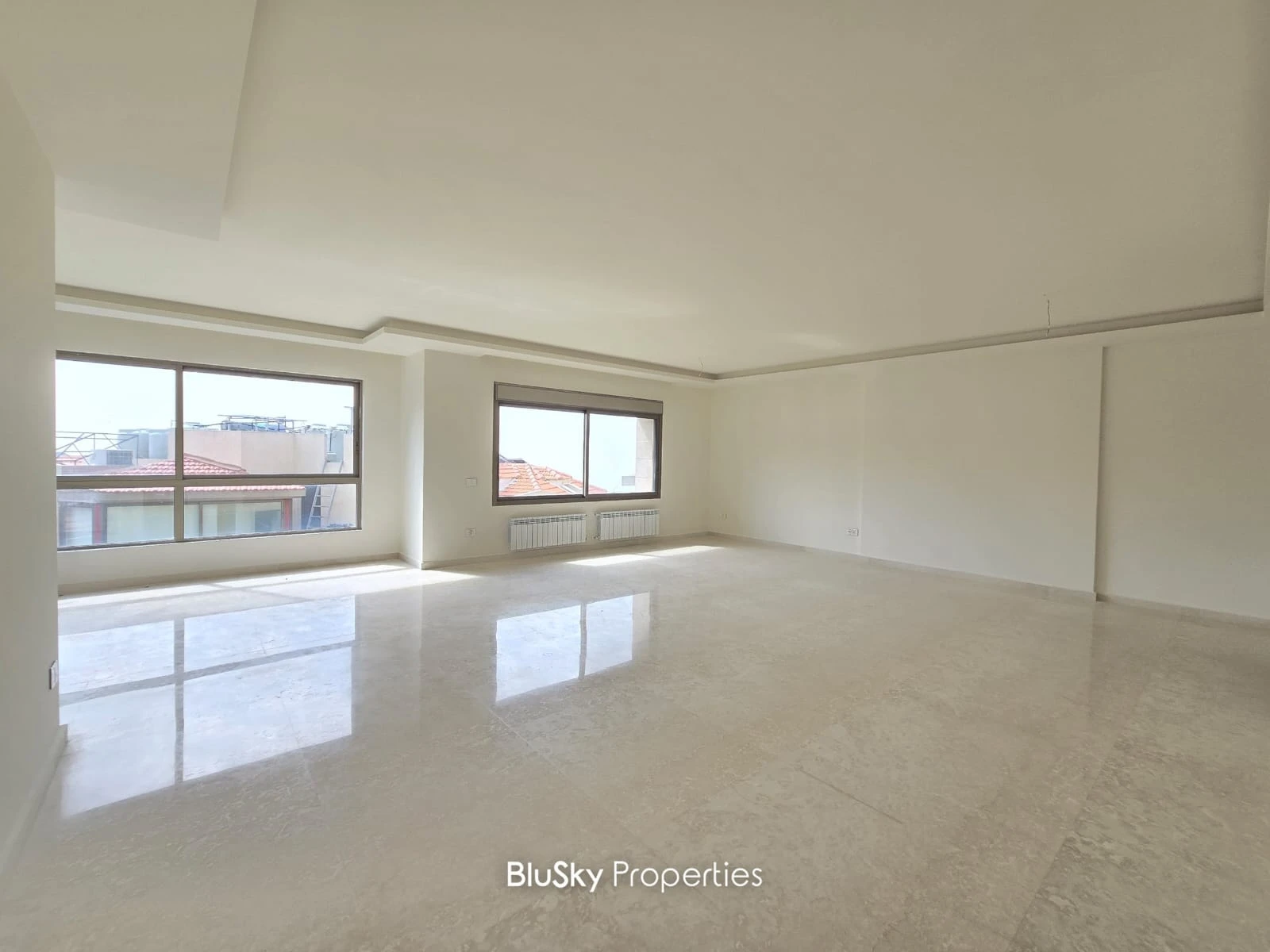 Apartment 218m² for Sale in Ain Saadeh — photo 2