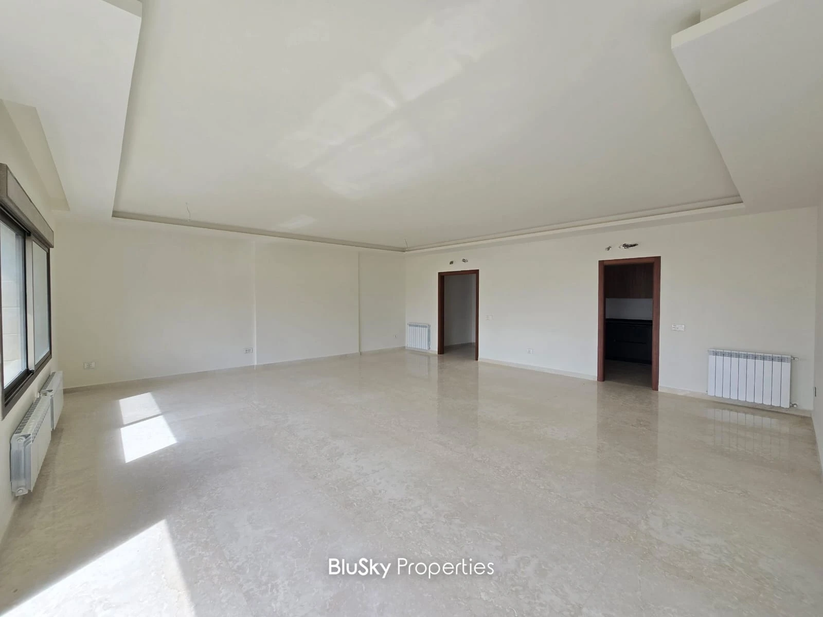Apartment 218m² for Sale in Ain Saadeh — photo 3