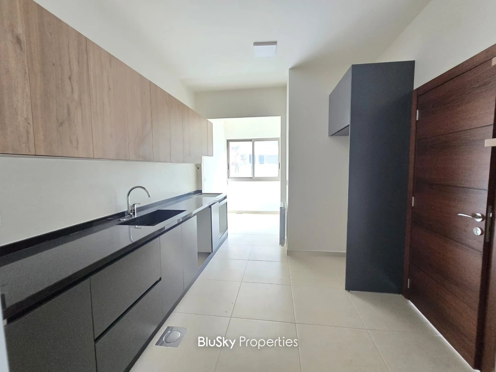 Apartment 218m² for Sale in Ain Saadeh — photo 4