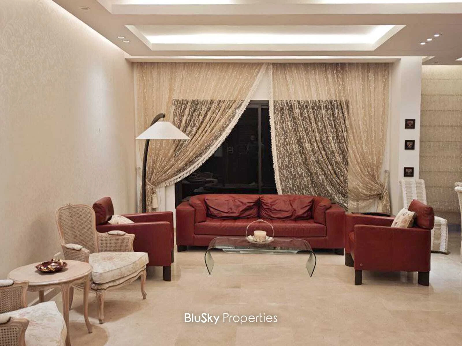 Apartment 220m² for Rent in Ain Saadeh