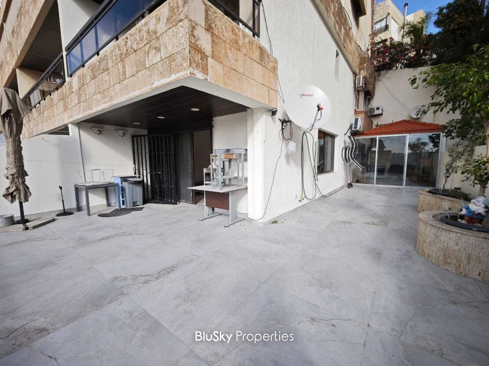 Apartment 220m² Terrace for Rent in Tilal Ain Saadeh — الصورة 3