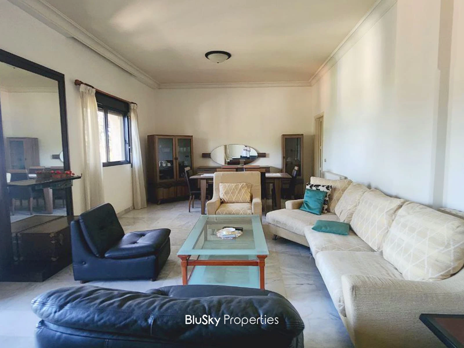 Apartment 220m² with Garden for Sale in Ain Saadeh