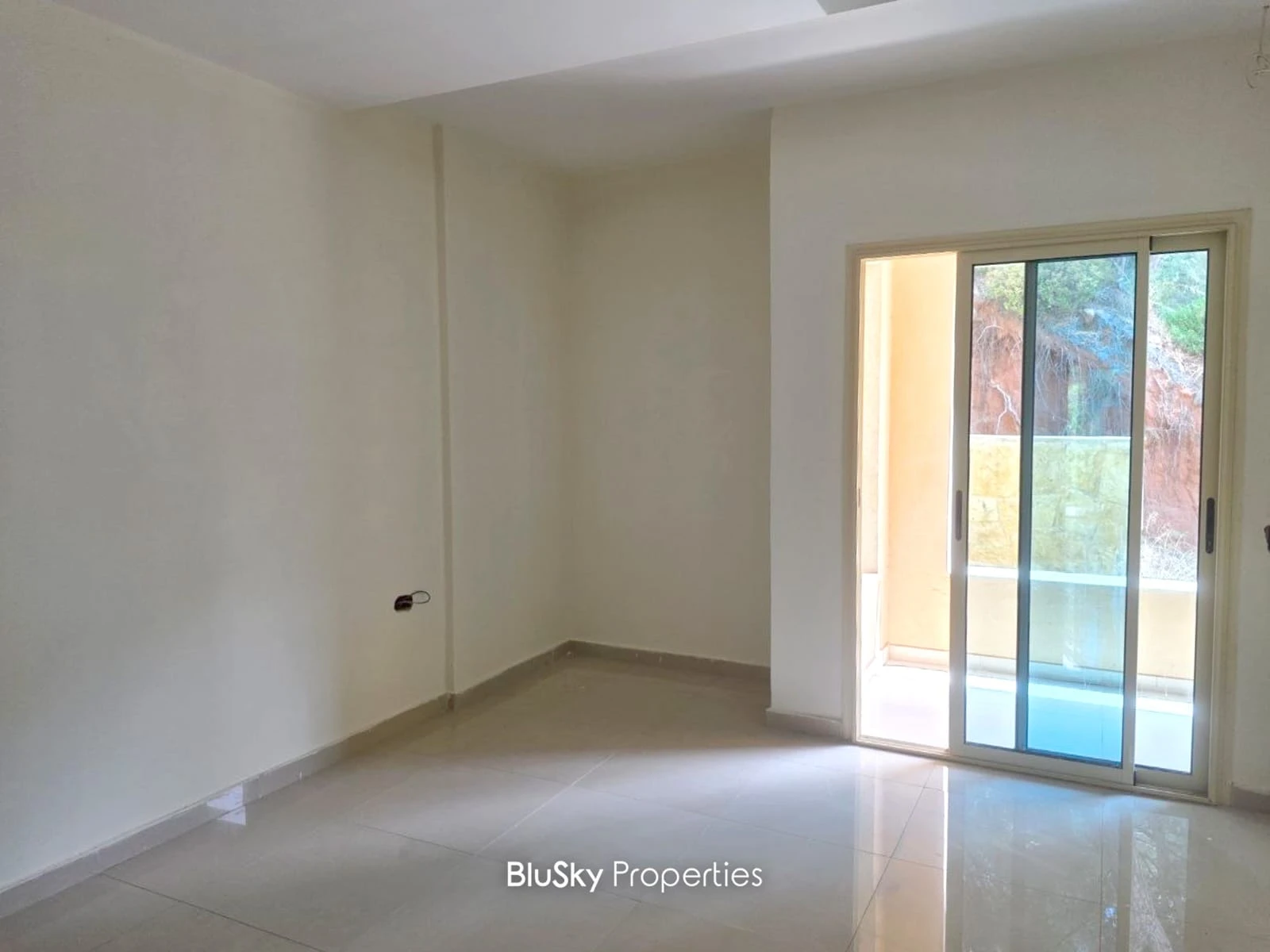 Apartment 230m² with Mountain View for Sale in Ain Saadeh — الصورة 4