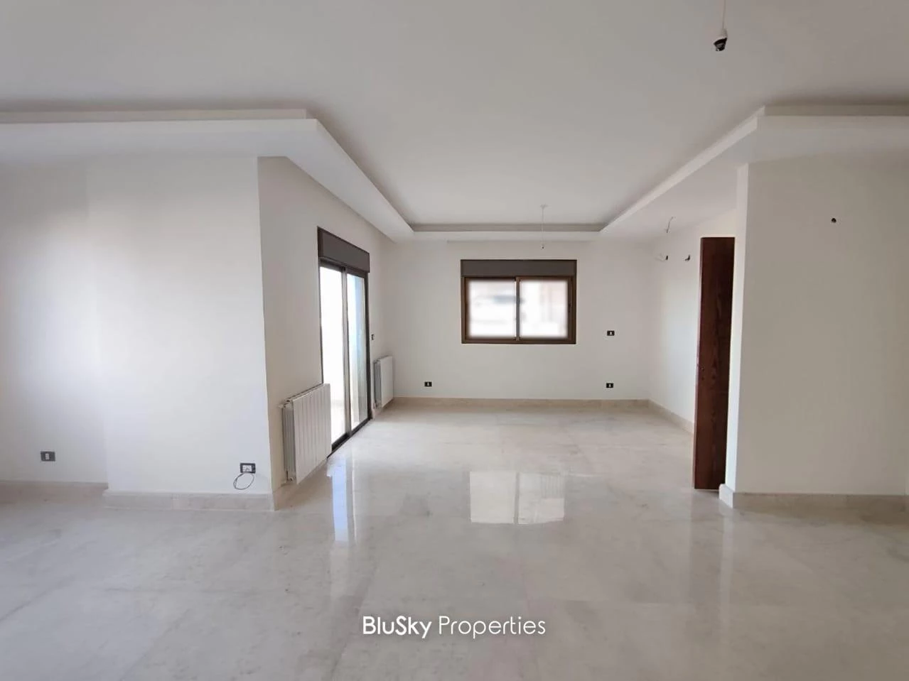 Apartment 230m² Balcony for Sale in Ain Saadeh