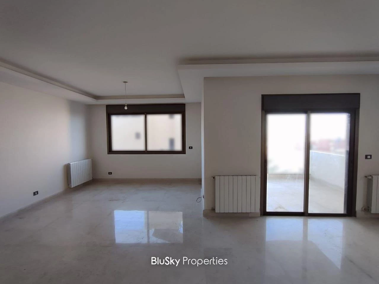 Apartment 230m² Balcony for Sale in Ain Saadeh — الصورة 3