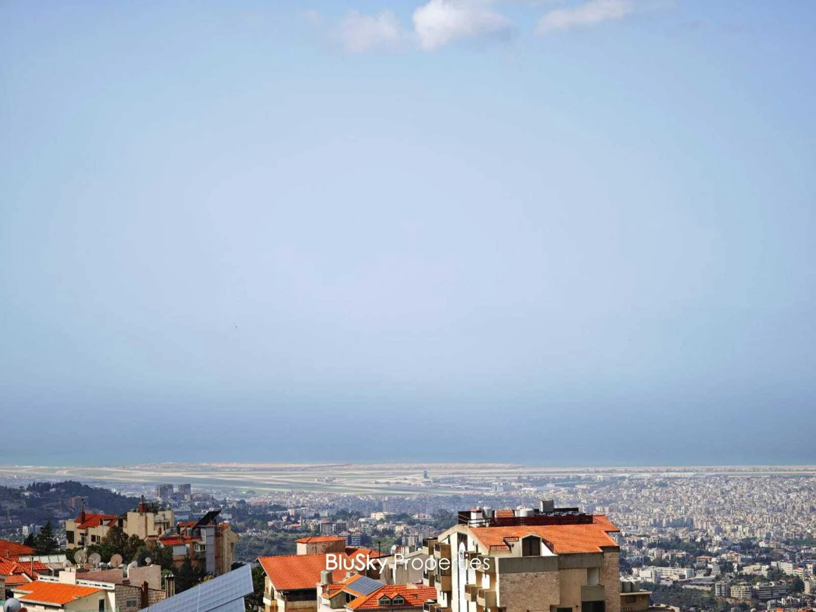 Apartment 235m² with Balcony for Sale in Ain Saadeh — photo 2