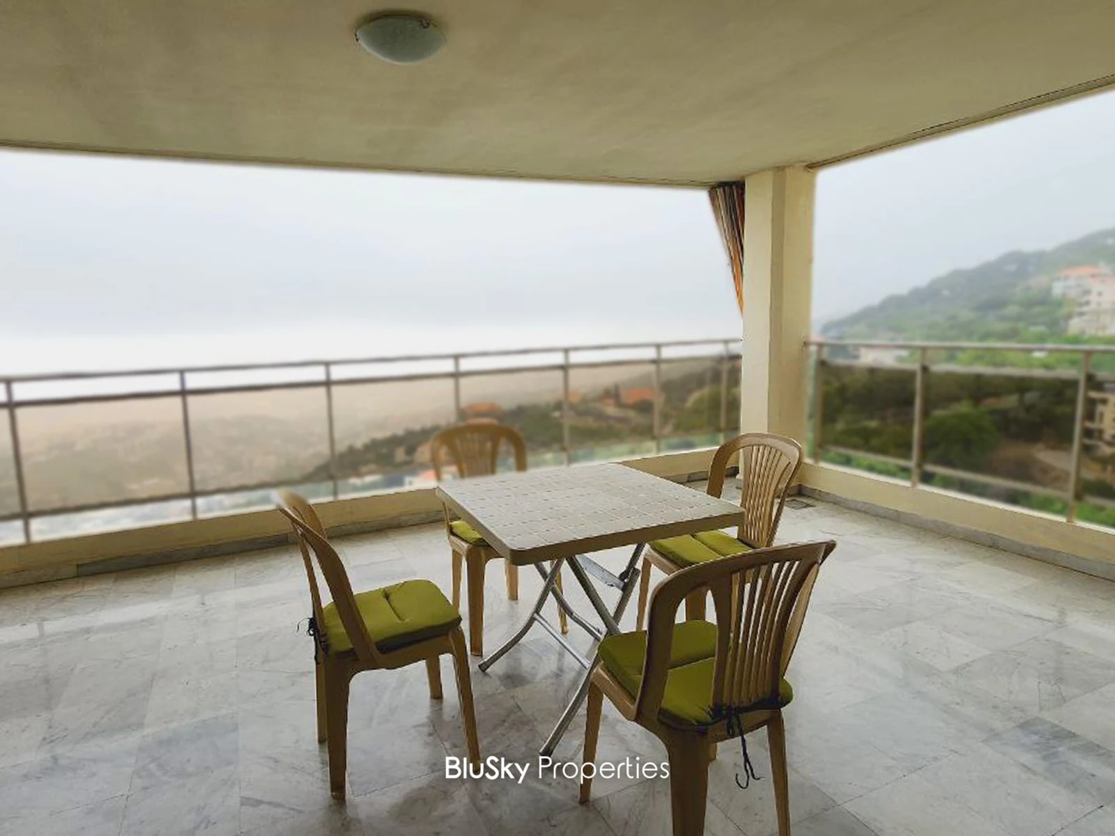 Apartment 240m² with Terrace for Rent in Ain Saadeh — الصورة 2
