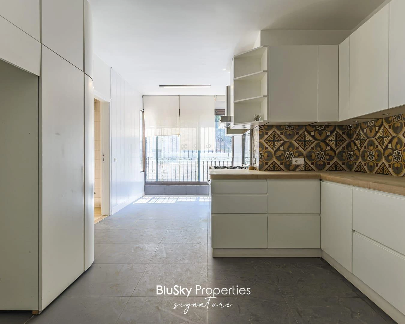 Apartment 250m² Balcony for Sale in Ain Saadeh — الصورة 4