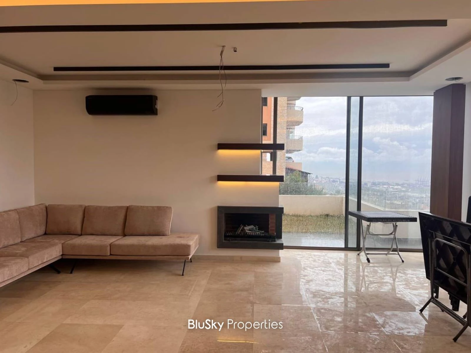 Apartment 270m² Terrace for Sale in Ain Saadeh — photo 4
