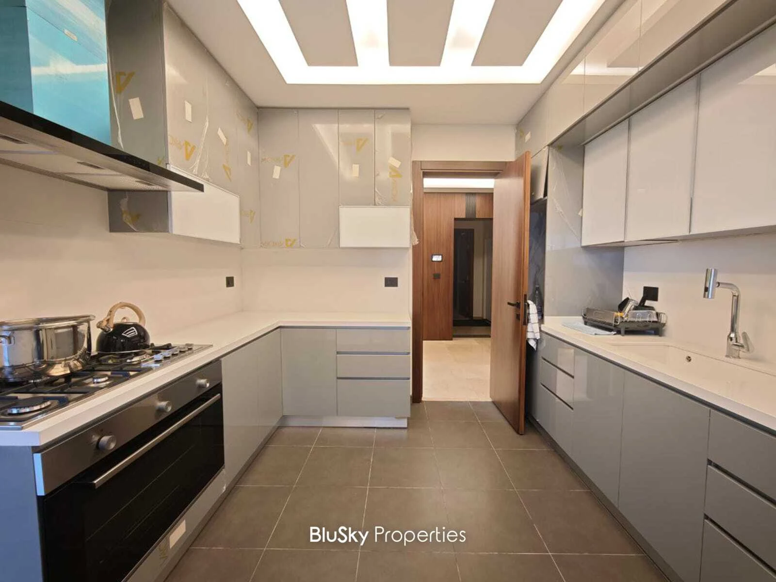 Apartment 270m² with Terrace for Sale in Ain Saadeh — photo 5
