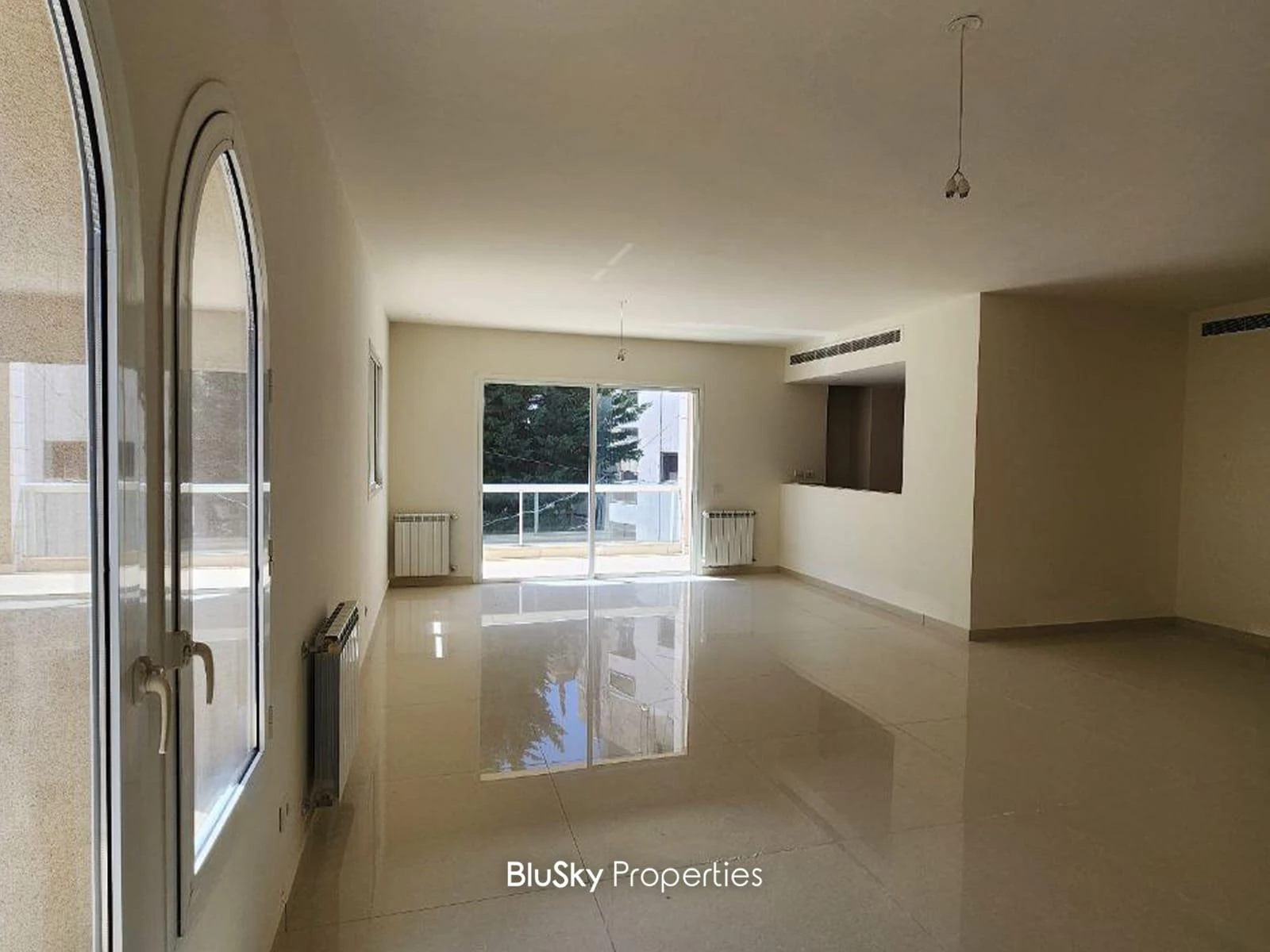 Apartment 290m² 4 Beds for Rent in Ain Saadeh