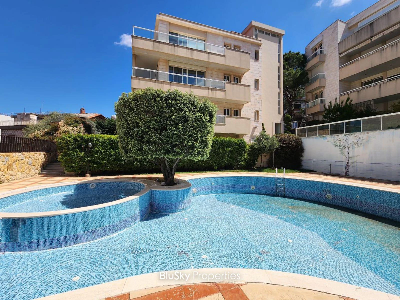 Apartment 290m² 4 Beds for Rent in Ain Saadeh — الصورة 3