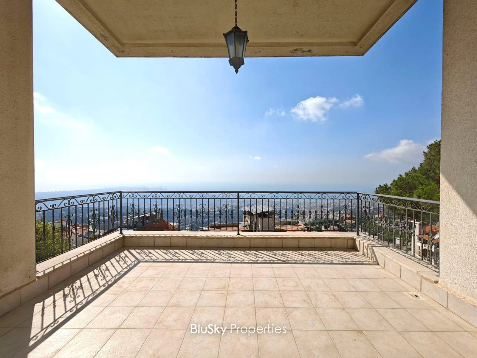 Apartment 300m² Balcony for Rent in Ain Saadeh — الصورة 2