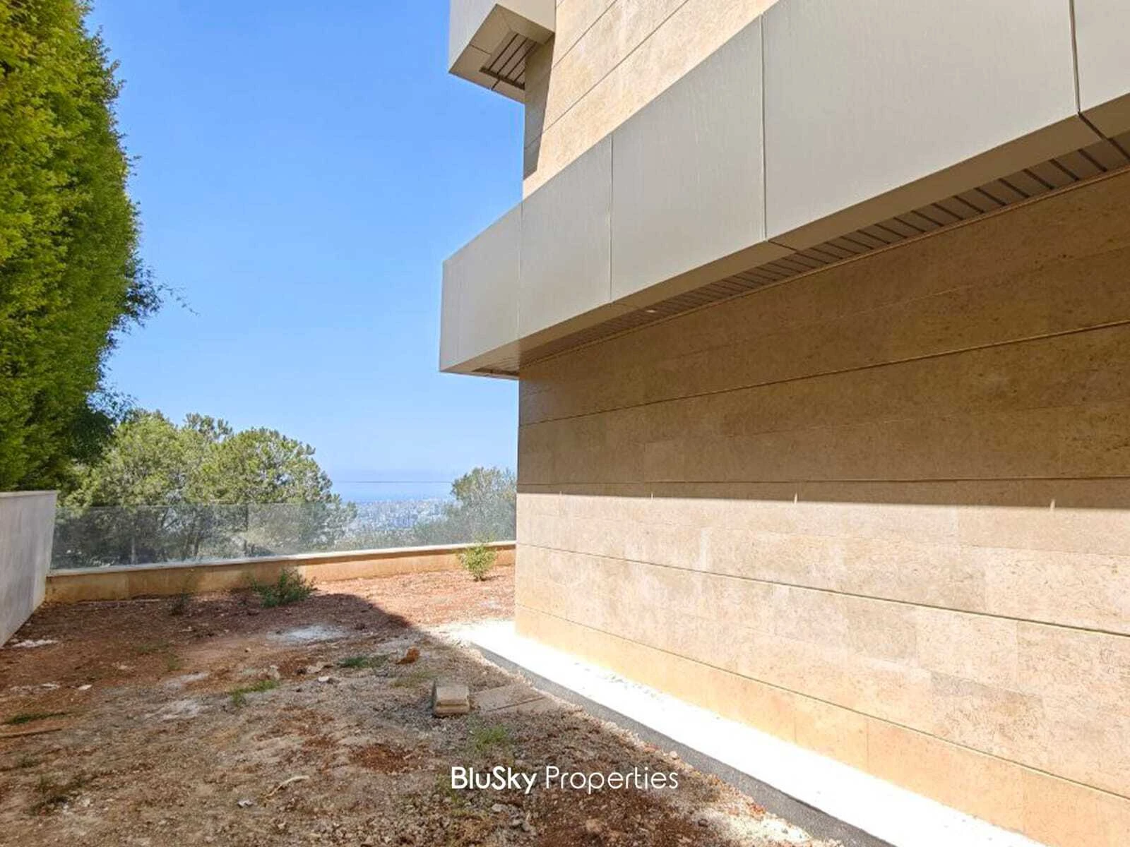 Apartment 400m² Garden for Sale in Ain Saadeh — photo 2