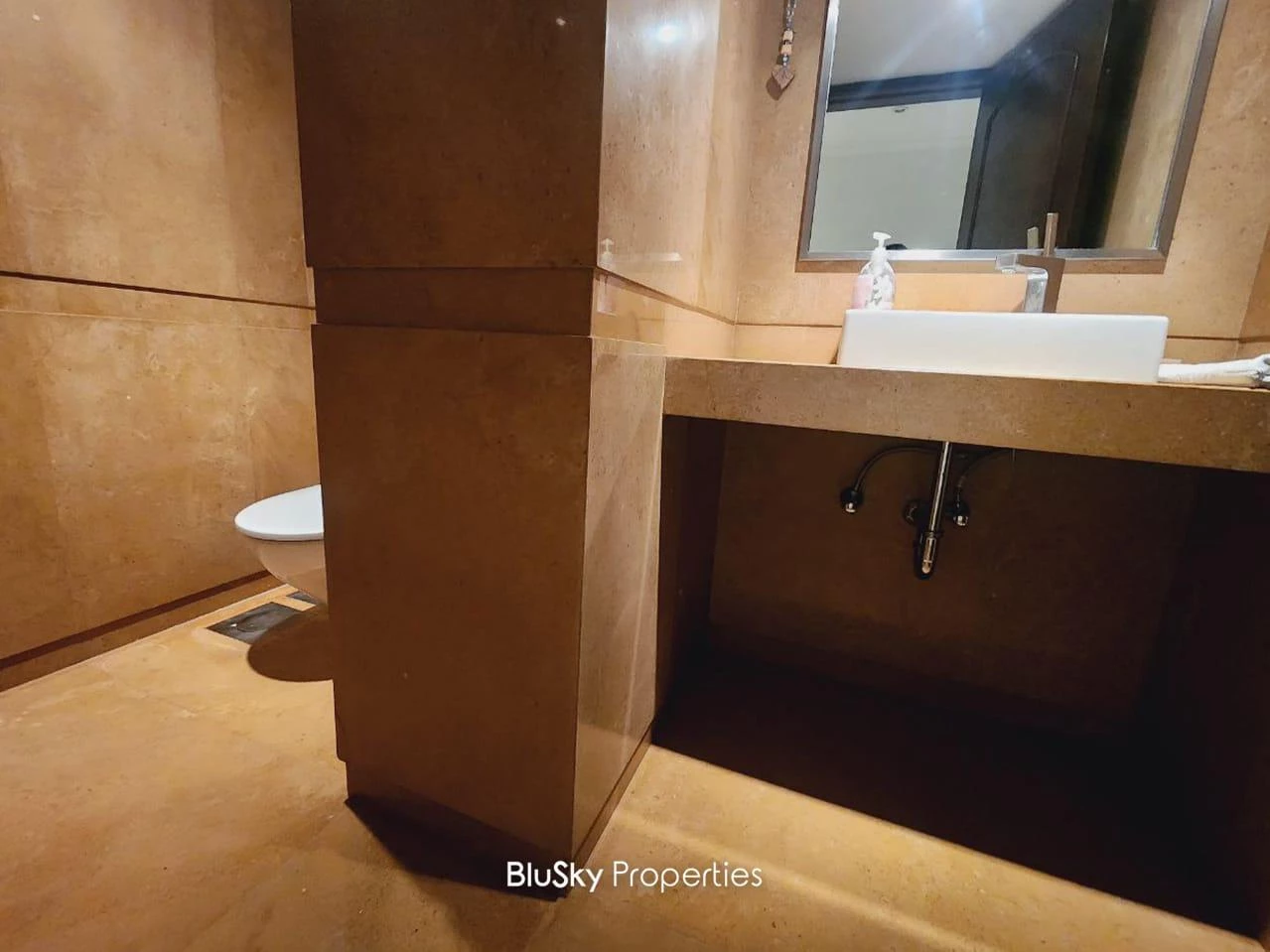 Apartment 550m² Terrace for Sale in Ain Saadeh — الصورة 3