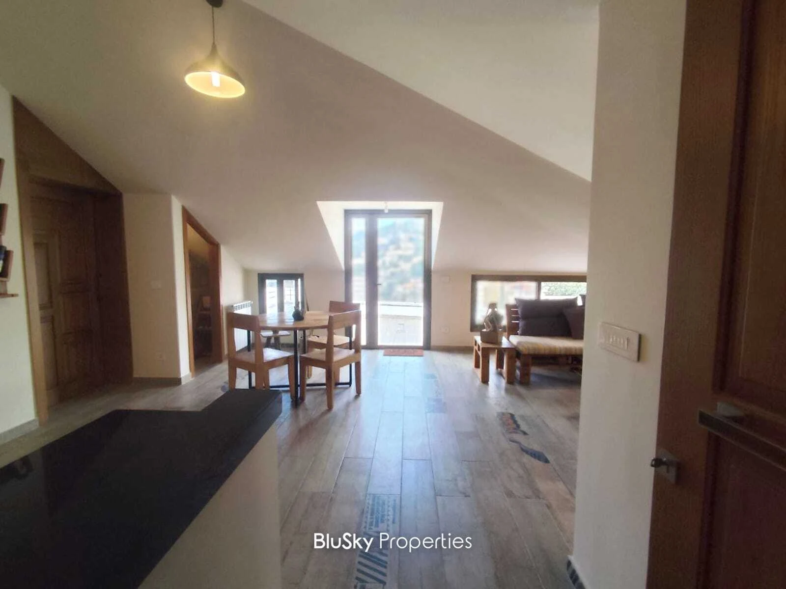 Apartment 110m² Terrace for Rent in Aashqout