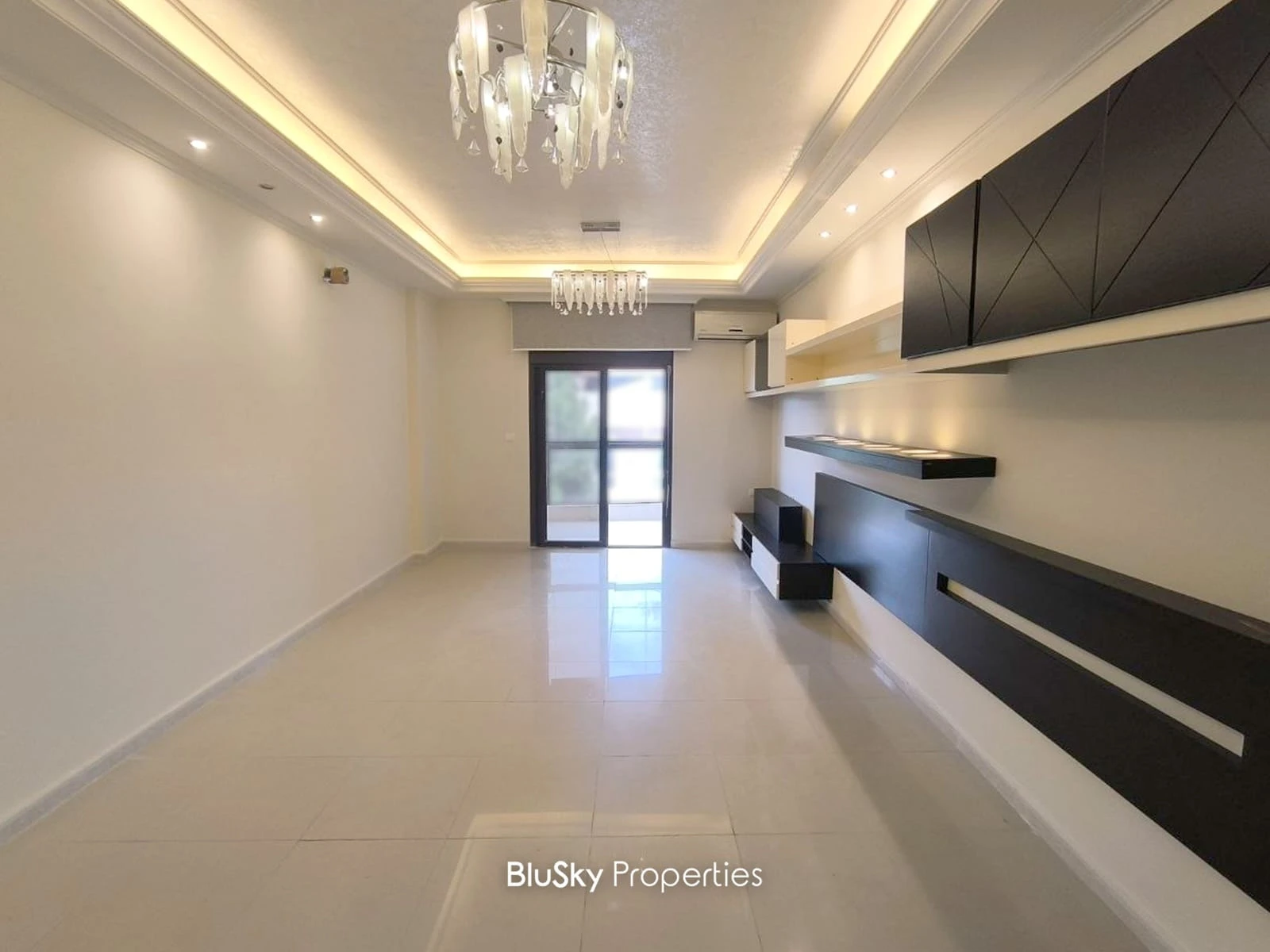Apartment 120m² with Sea View for Rent in Awkar