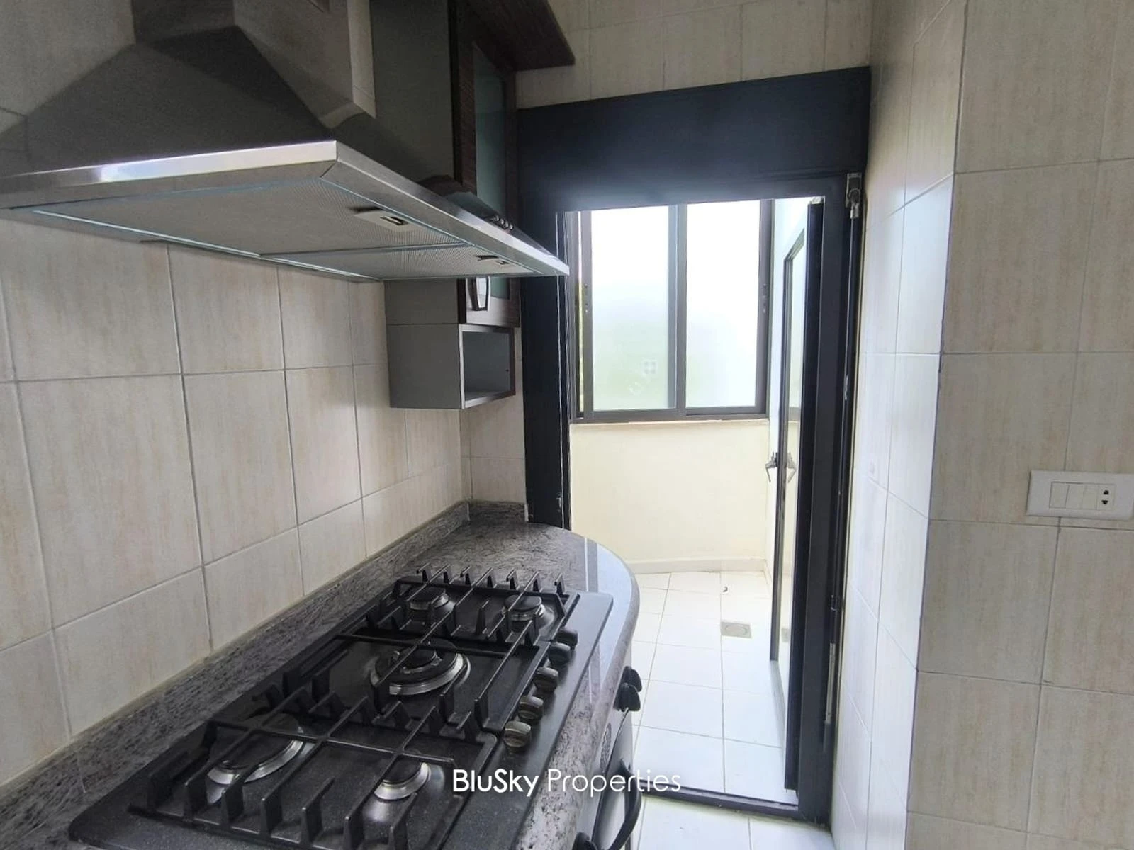 Apartment 120m² with Sea View for Rent in Awkar — الصورة 3