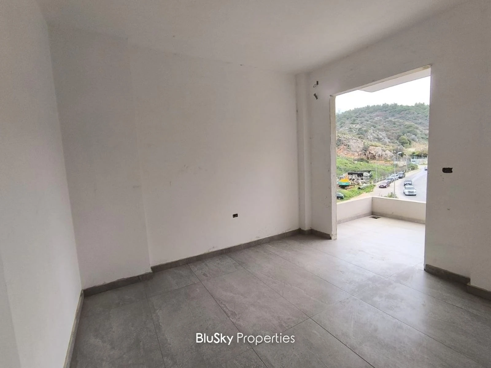 Apartment 150m² for Sale in Awkar — photo 2